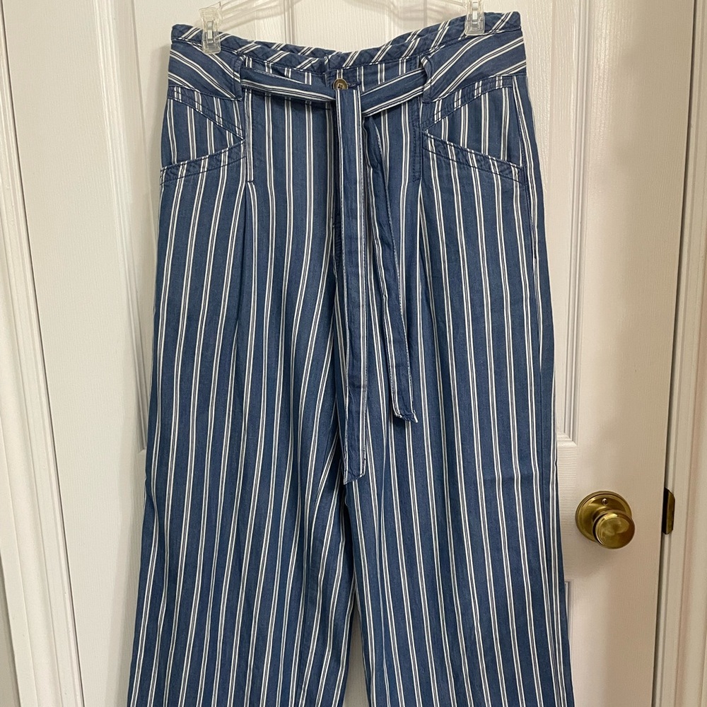 AMERICAN EAGLE wide leg denim size 4